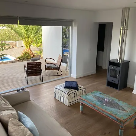 Majanicho Rock - With Heated Pool * Lajares