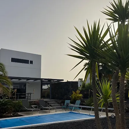 Villa Majanicho Rock - With Heated Pool Lajares