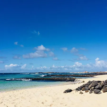 Majanicho Rock - With Heated Pool Villa Lajares