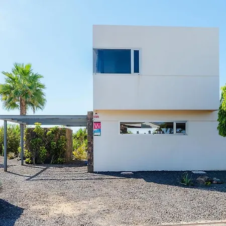 Majanicho Rock - With Heated Pool Lajares