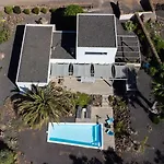 Majanicho Rock - With Heated Pool فيلة *