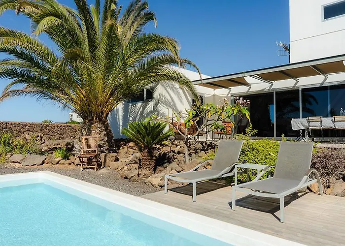 Majanicho Rock - With Heated Pool *