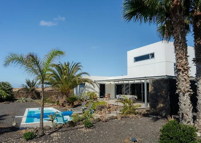 Majanicho Rock - With Heated Pool *