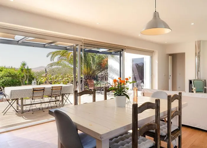 Majanicho Rock - With Heated Pool *