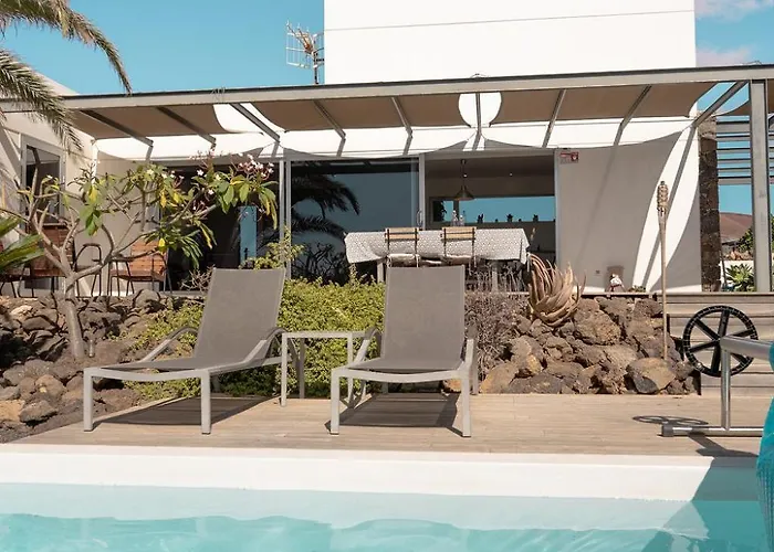 Majanicho Rock - With Heated Pool Villa