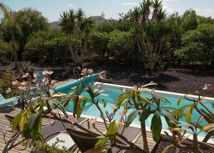 Majanicho Rock - With Heated Pool *